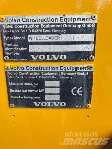 Volvo L 25 F Колесни товарачи