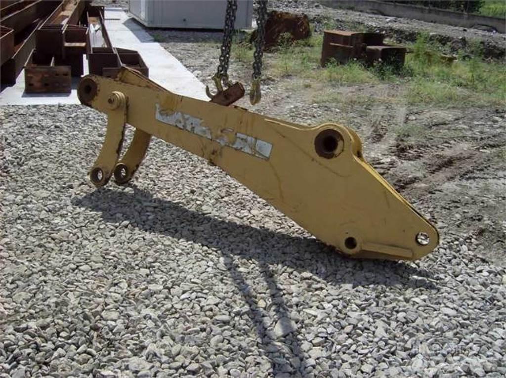 CAT 212 Шаси