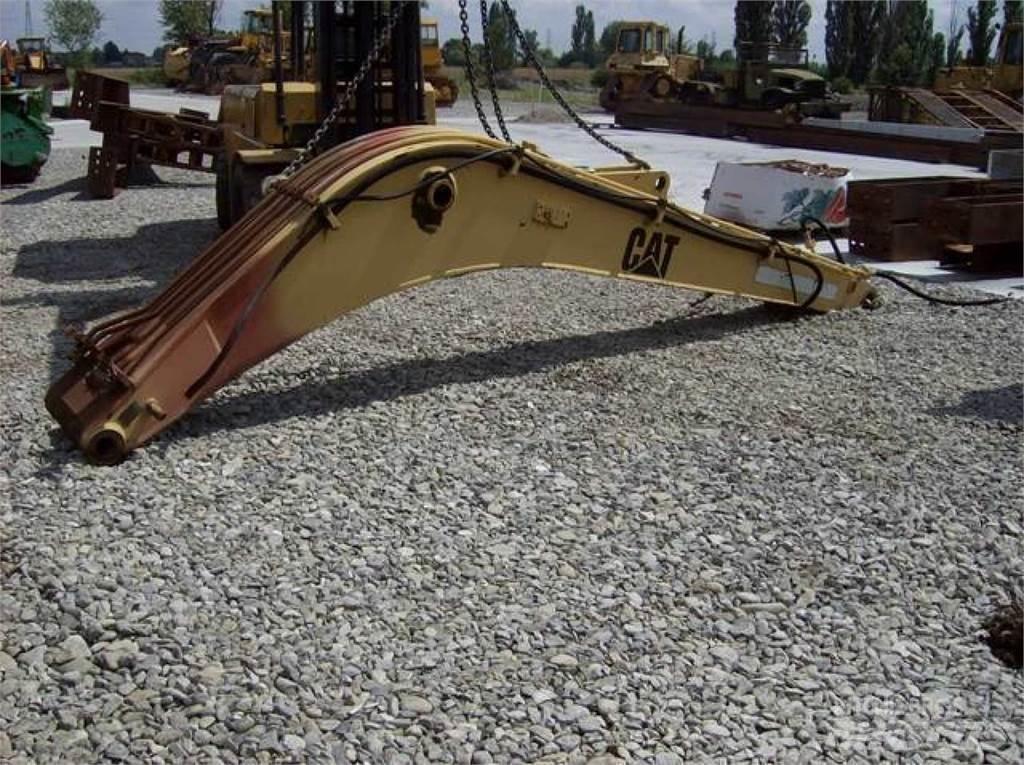 CAT 212 Шаси