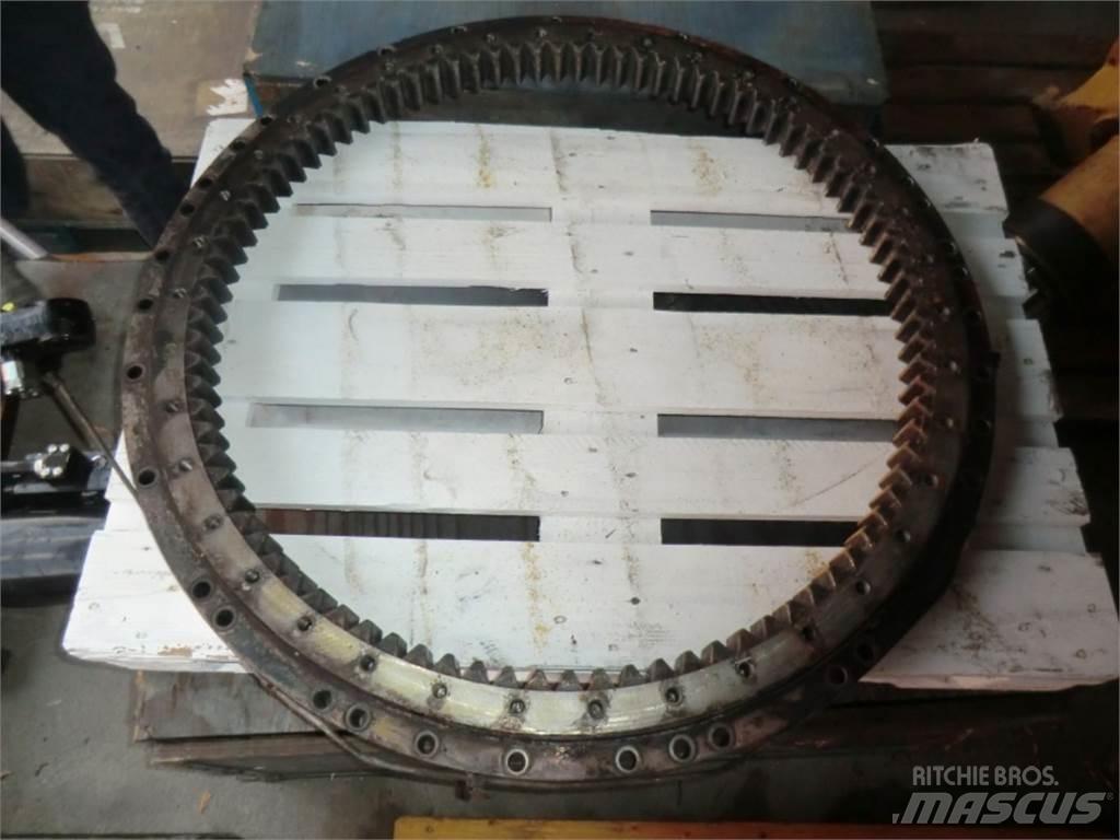 CAT 231D Шаси