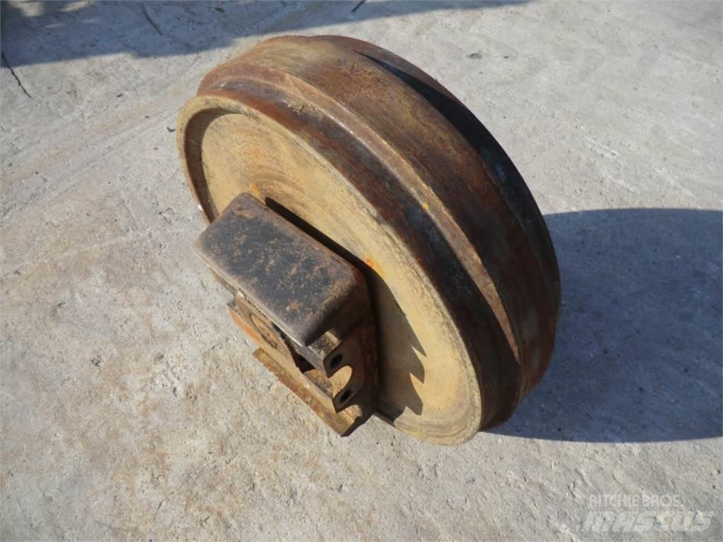 CAT 231D Релси, вериги и ходова част
