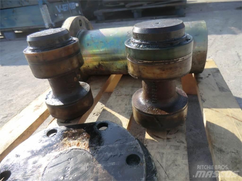CAT 231D Релси, вериги и ходова част
