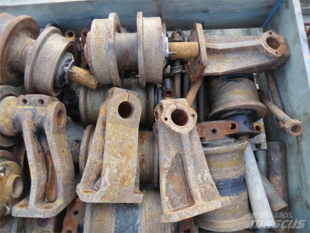 CAT 231D Релси, вериги и ходова част
