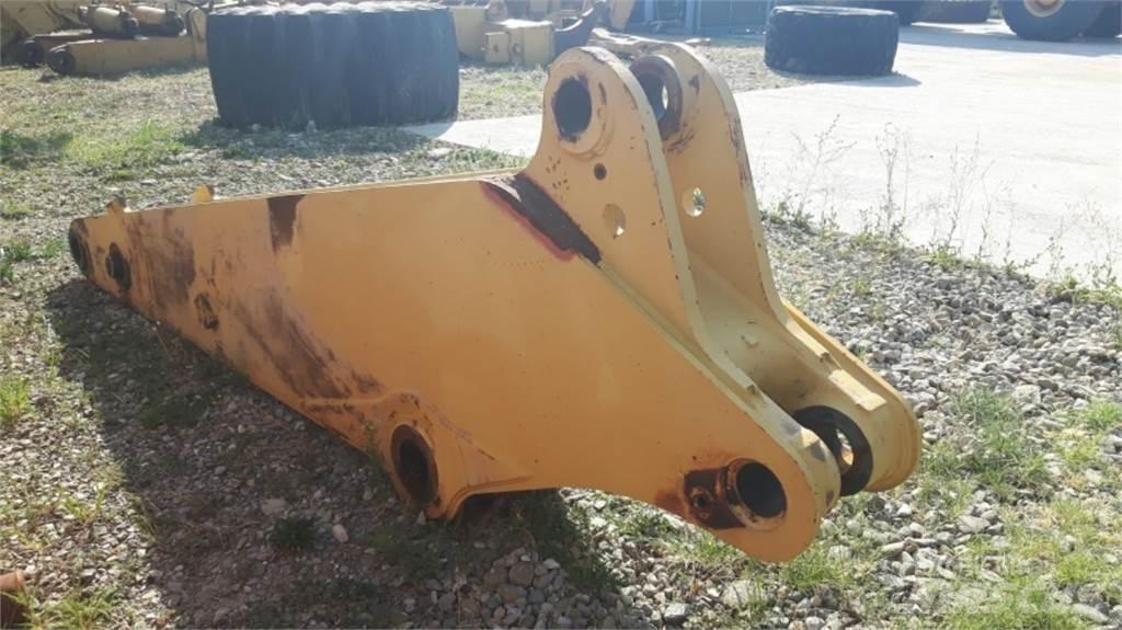 CAT 231D Шаси