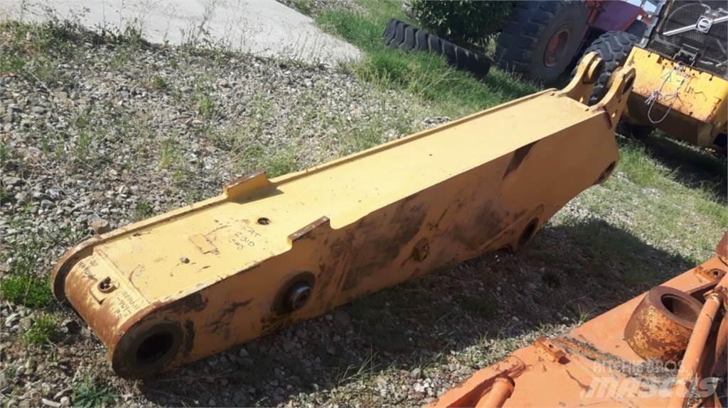 CAT 231D Шаси
