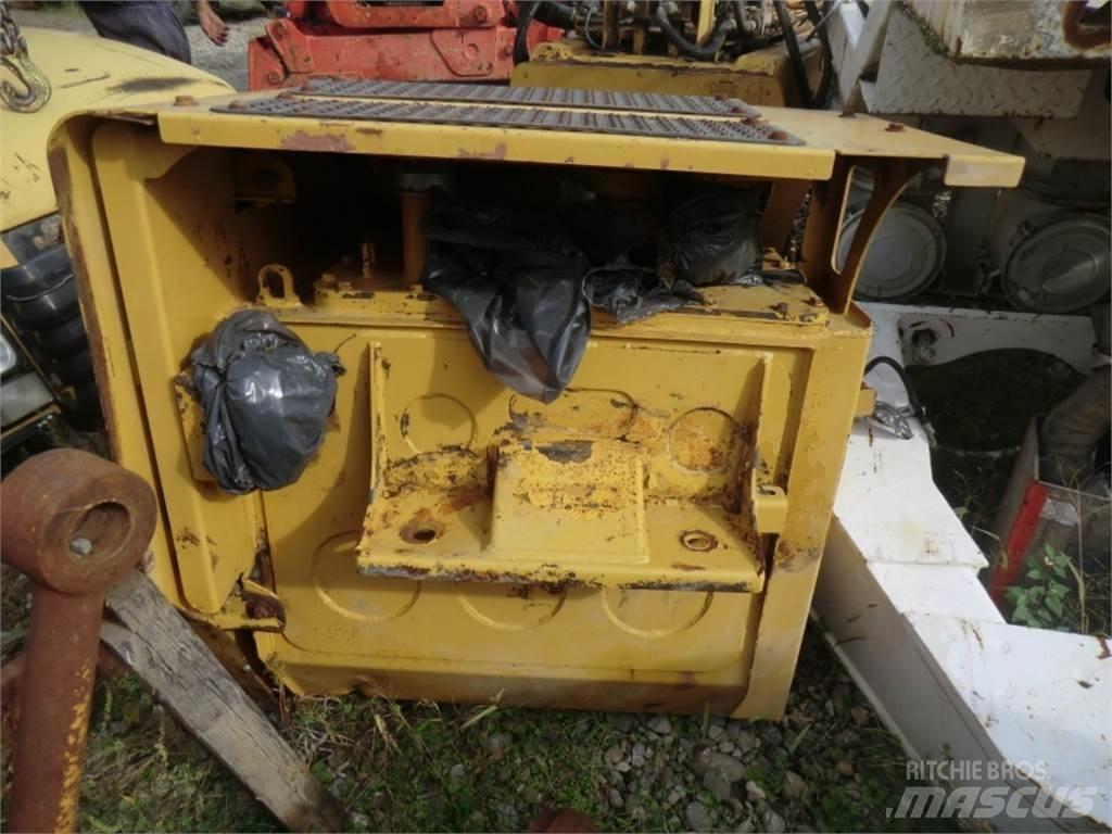 CAT 323D Строителство - Други