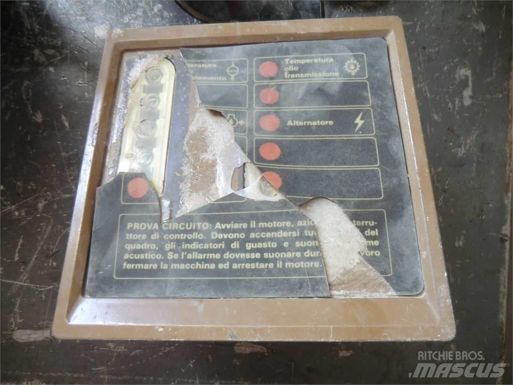 CAT 438C Строителство - Други