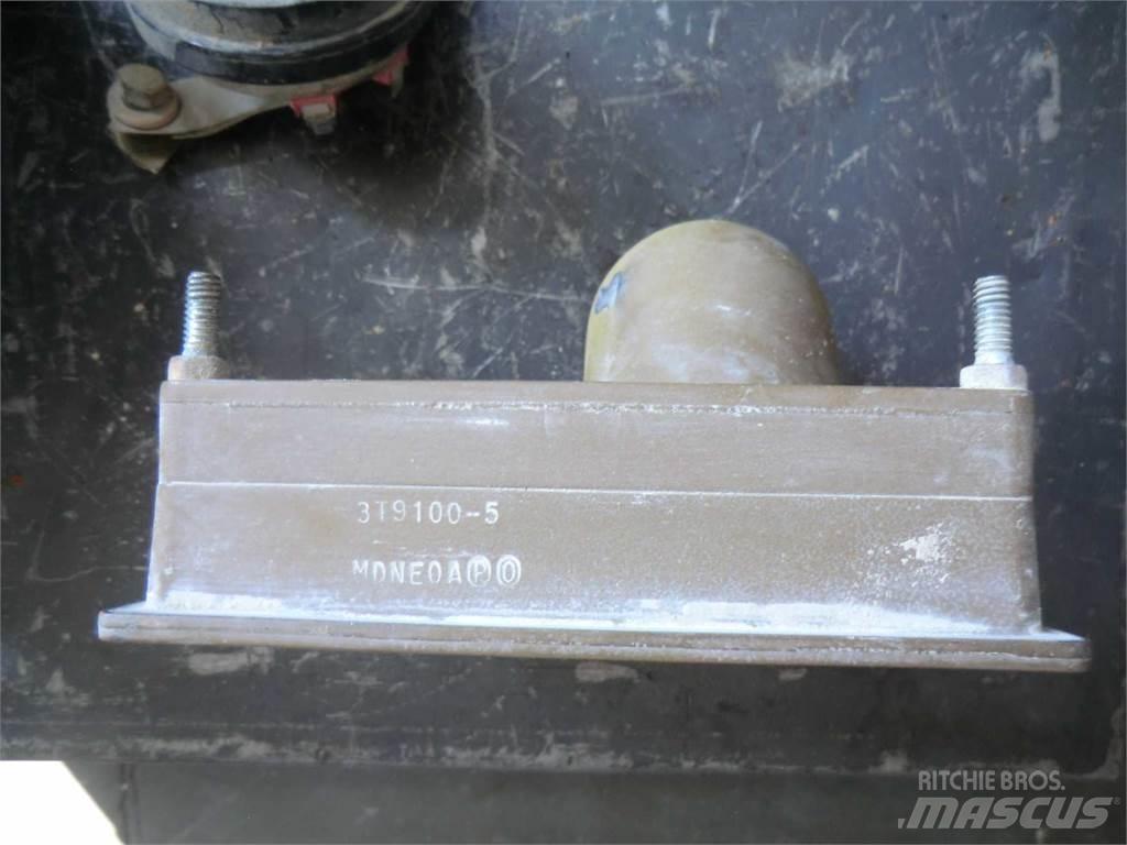 CAT 438C Строителство - Други