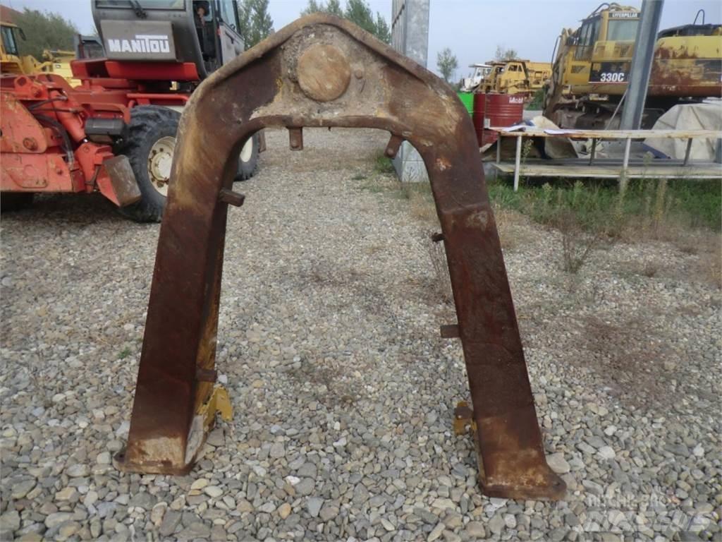 CAT 735 Шаси
