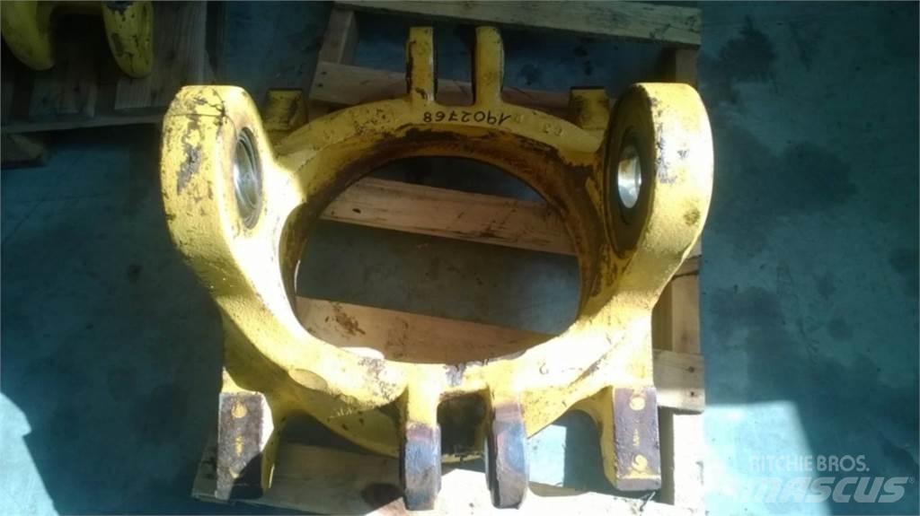 CAT 735 Шаси
