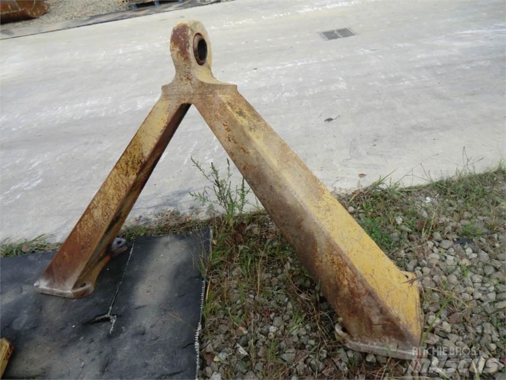 CAT 735 Шаси