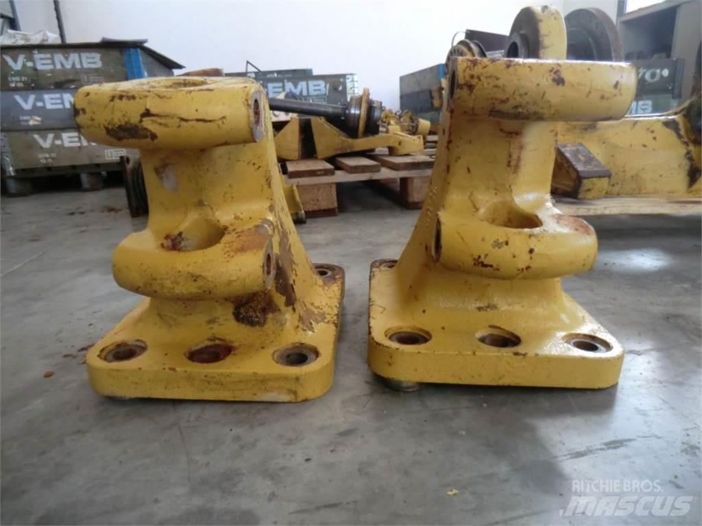 CAT 735 Шаси
