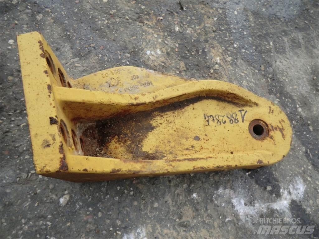 CAT 735 Шаси