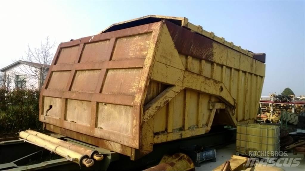 CAT 735 Шаси