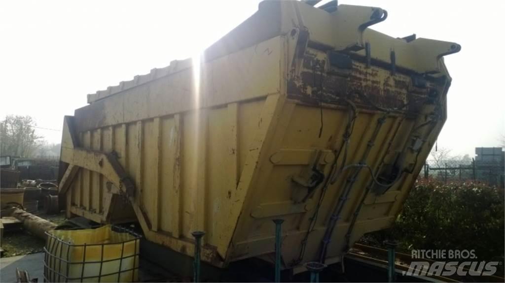 CAT 735 Шаси