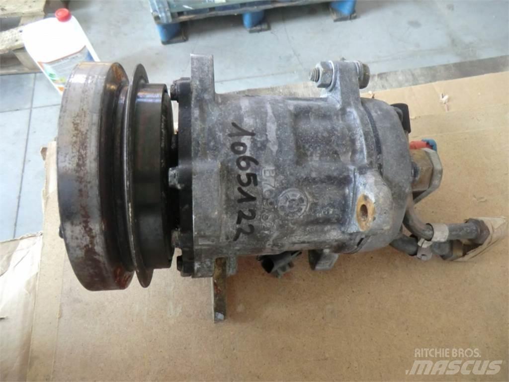 CAT 928G Строителство - Други
