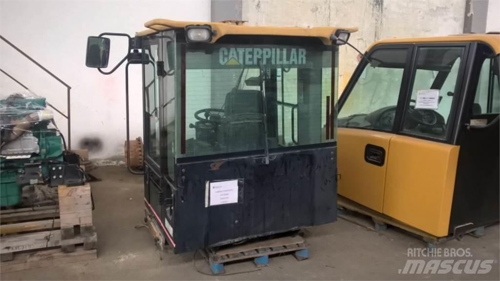 CAT 928G Шаси