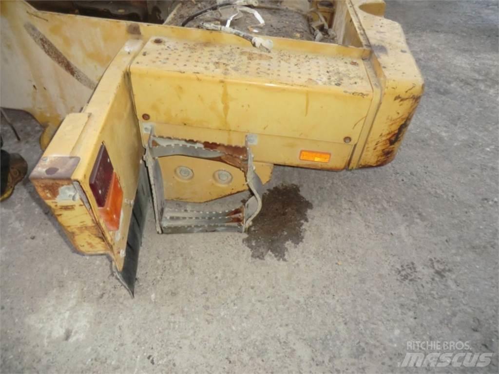 CAT 928G Шаси