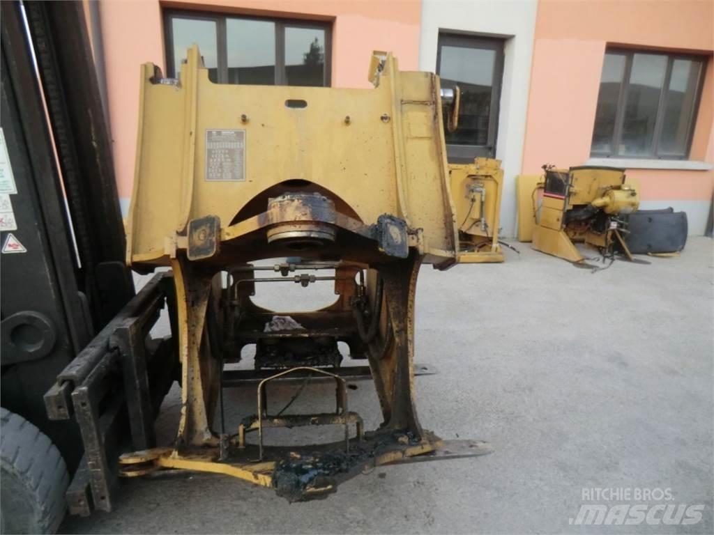 CAT 928G Шаси