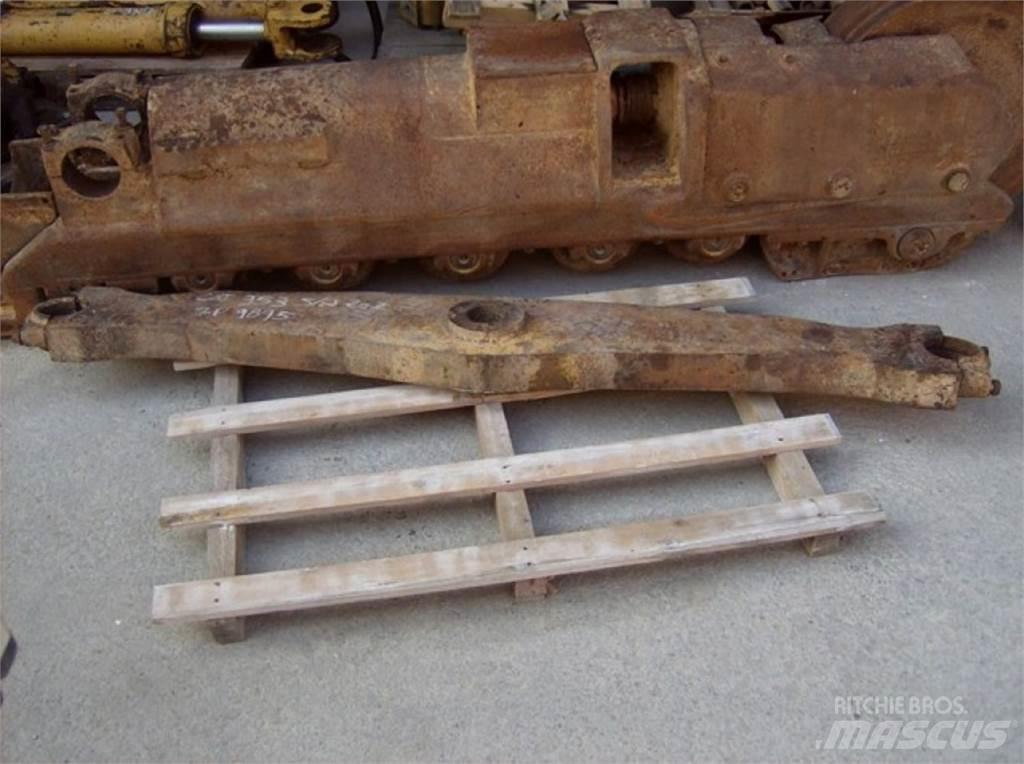 CAT 953 Релси, вериги и ходова част
