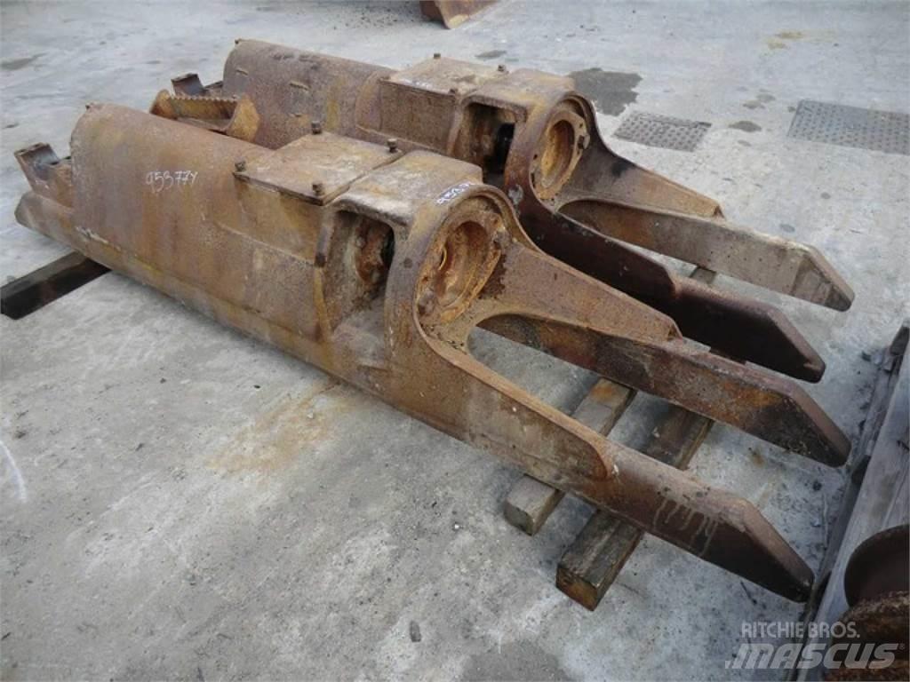 CAT 953 Релси, вериги и ходова част
