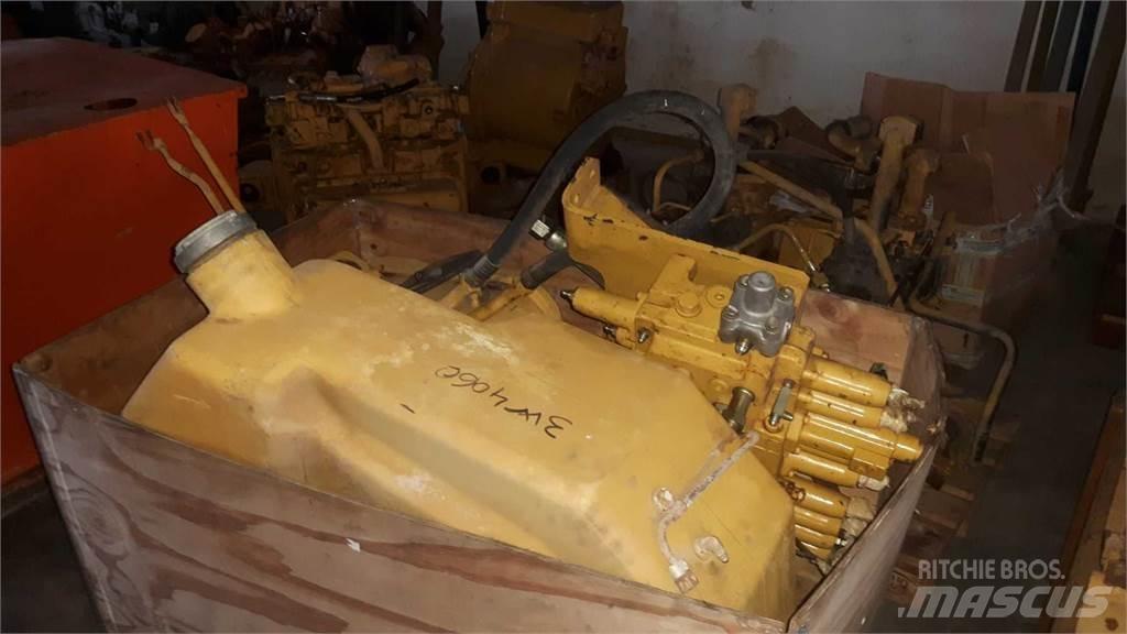 CAT 953 Шаси