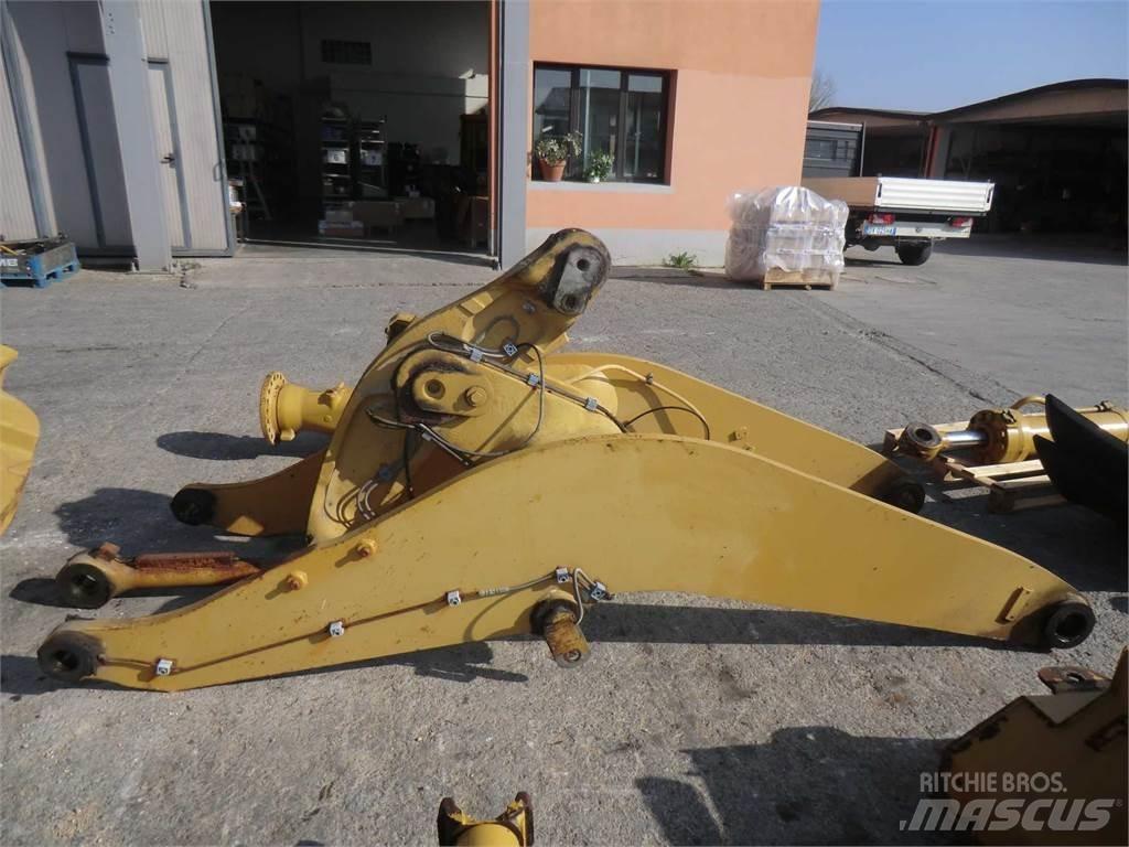 CAT 962H Шаси