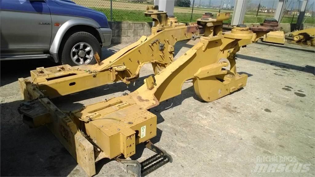 CAT 962H Шаси