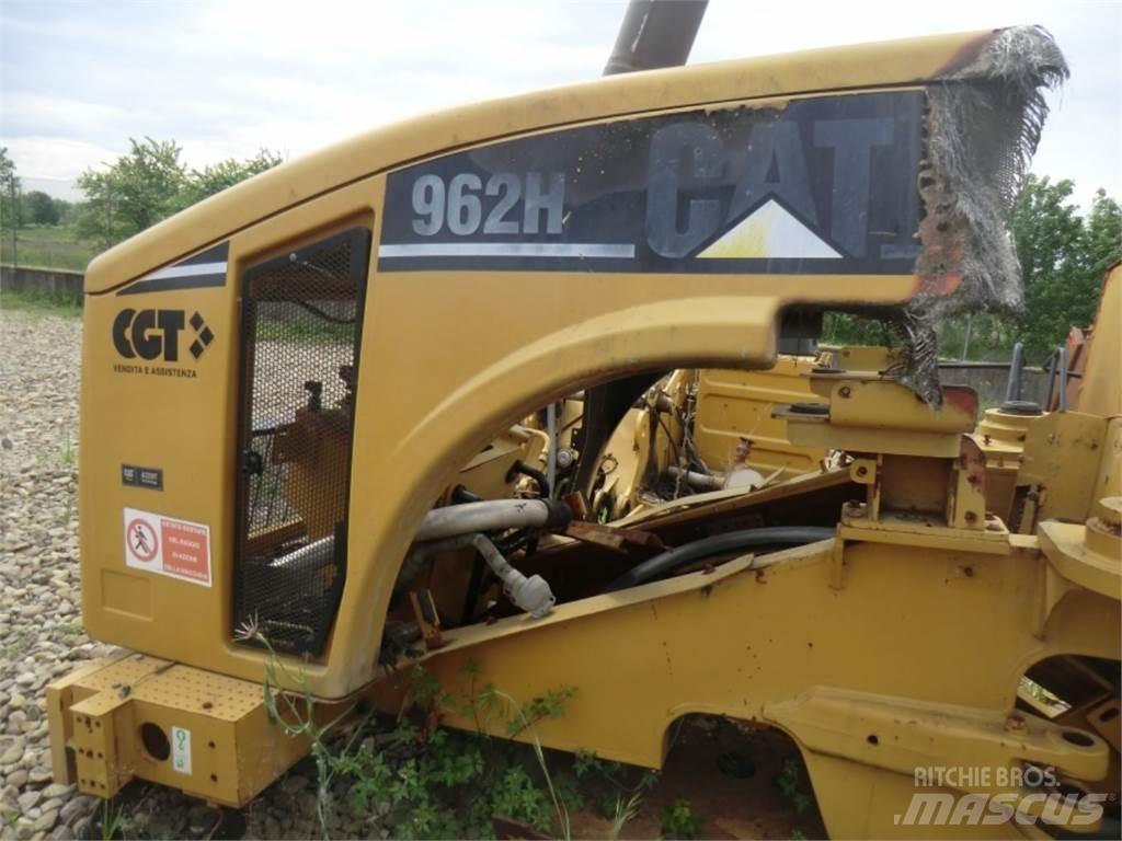 CAT 962H Шаси