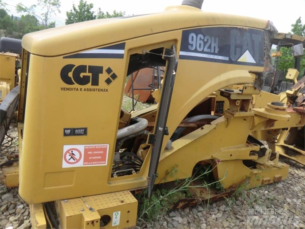 CAT 962H Шаси