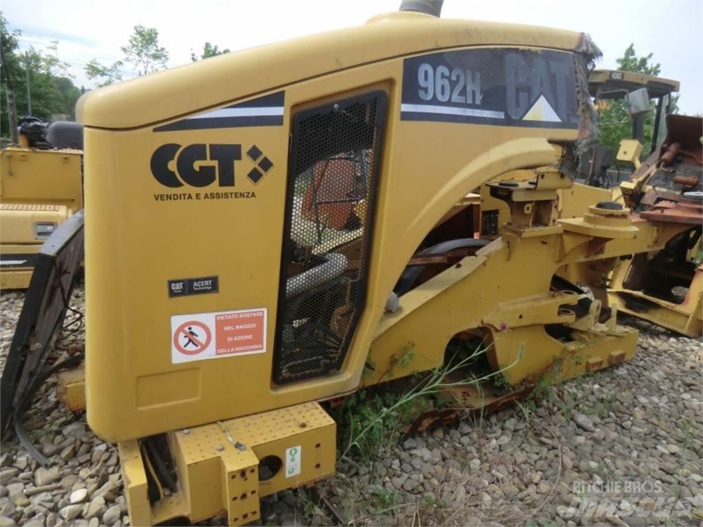 CAT 962H Шаси