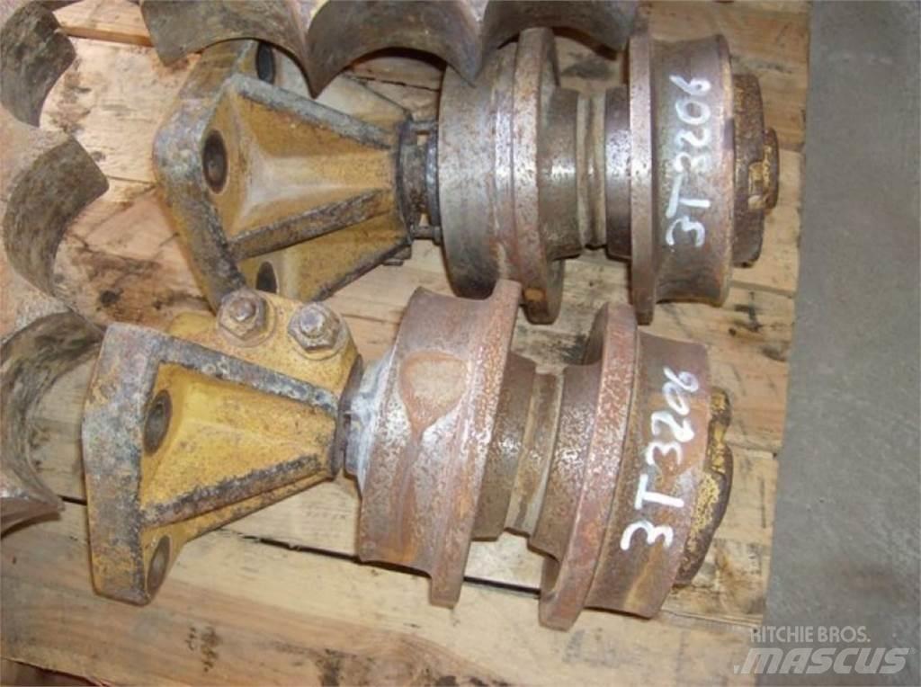 CAT 963 Релси, вериги и ходова част
