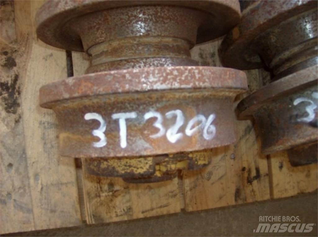 CAT 963 Релси, вериги и ходова част
