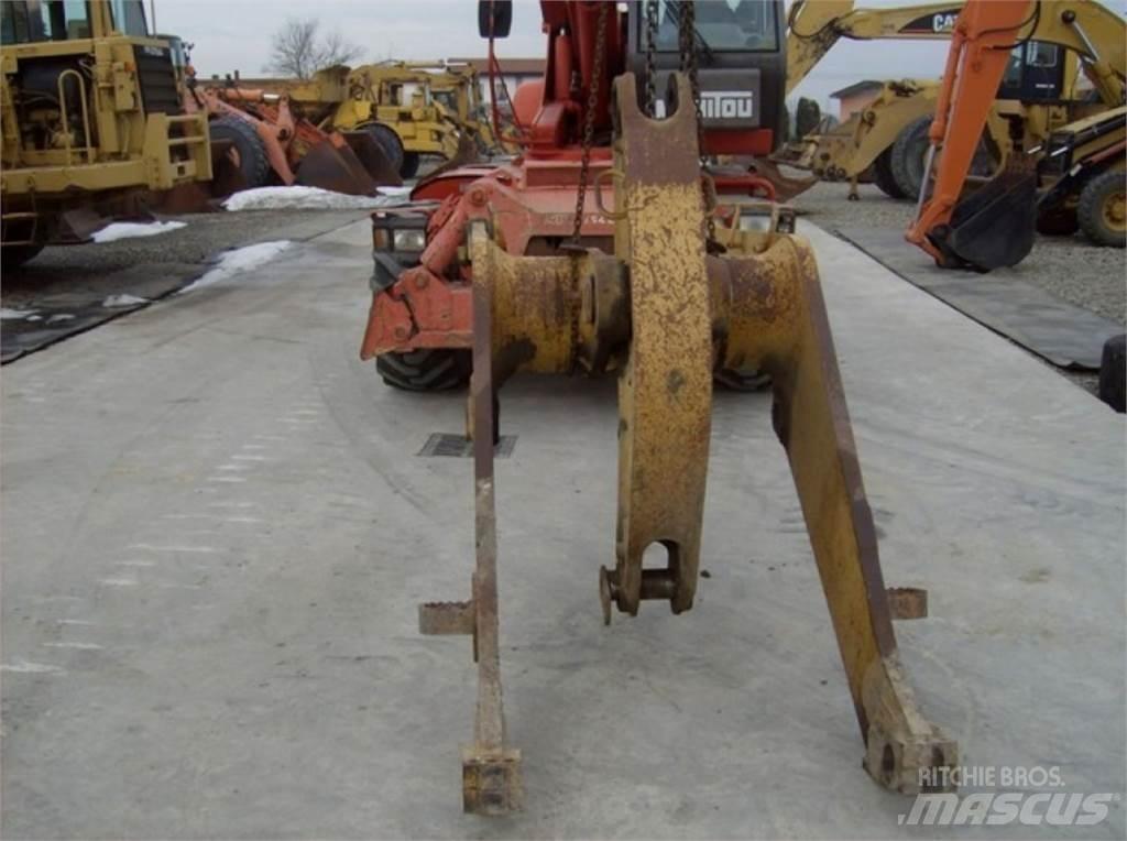 CAT 963 Шаси