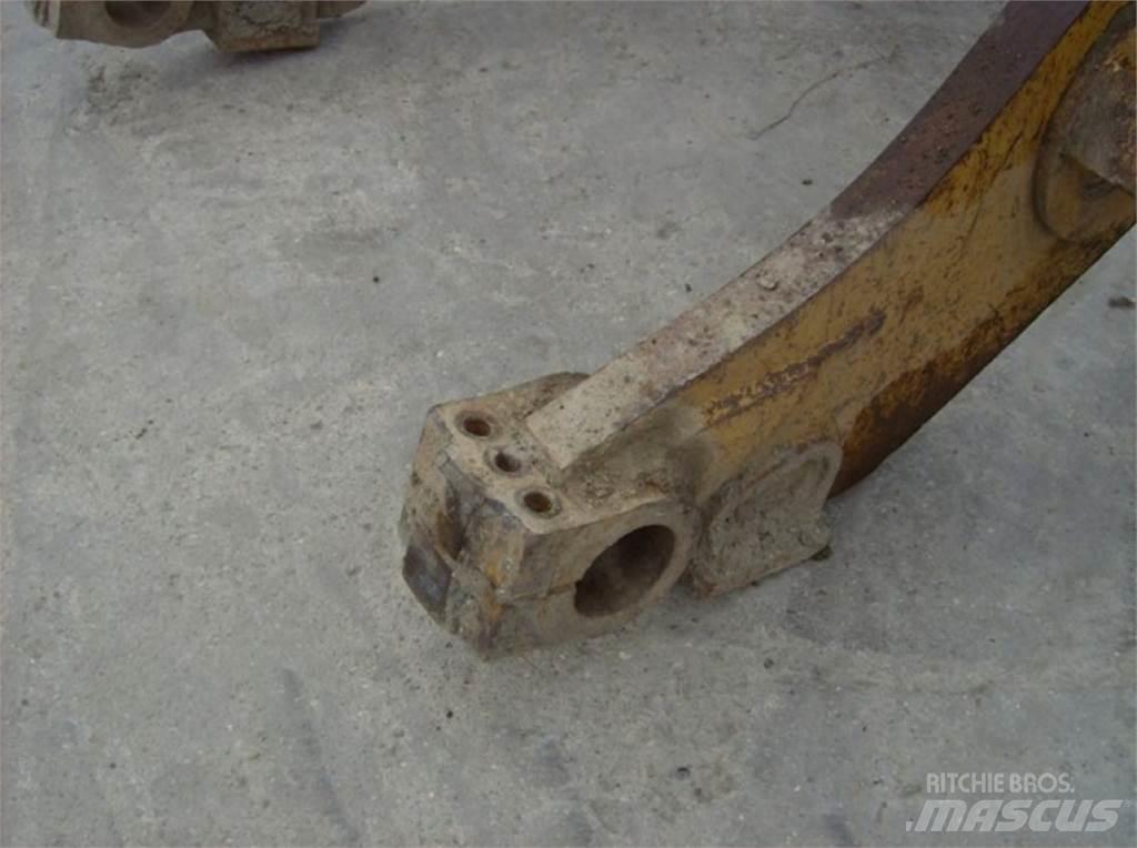 CAT 963 Шаси