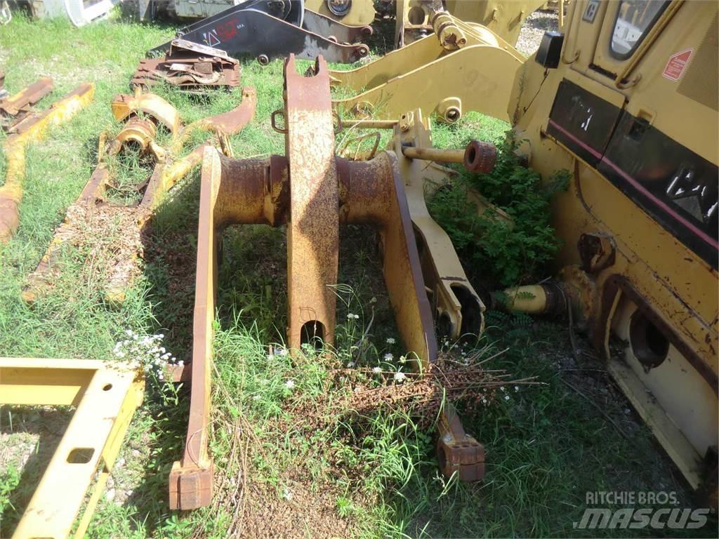CAT 963 Шаси