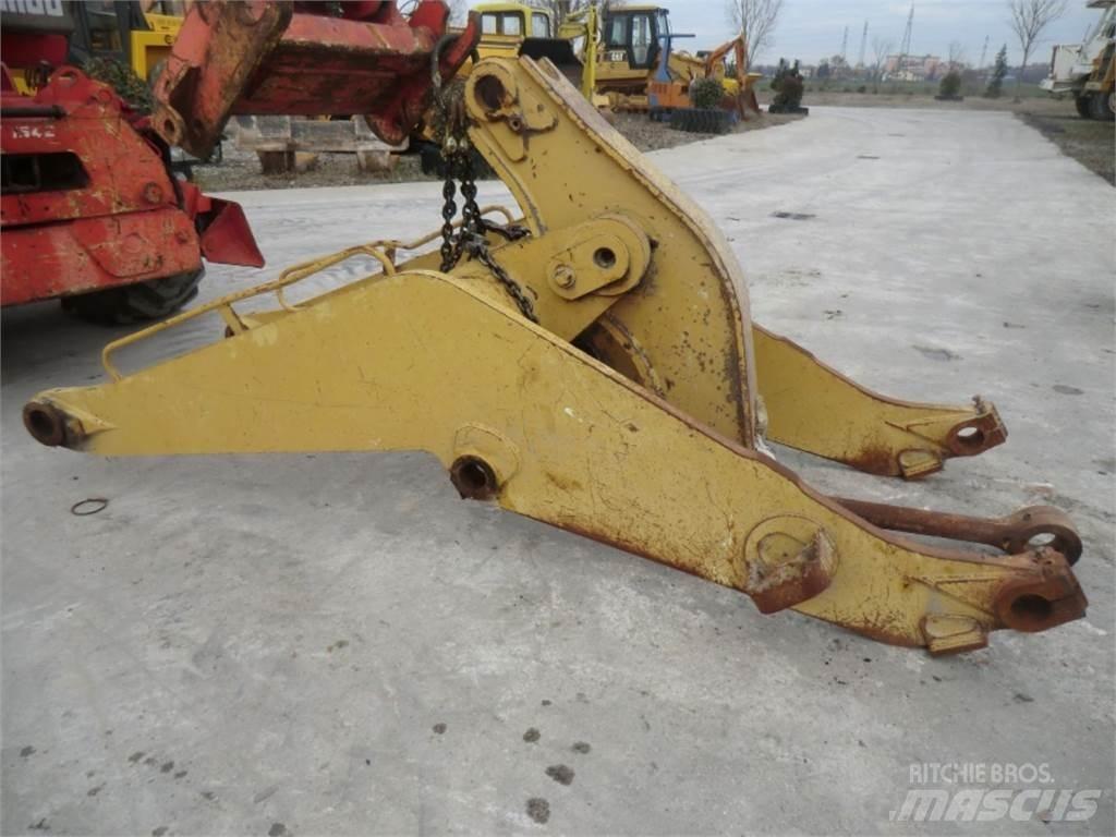 CAT 963C Шаси