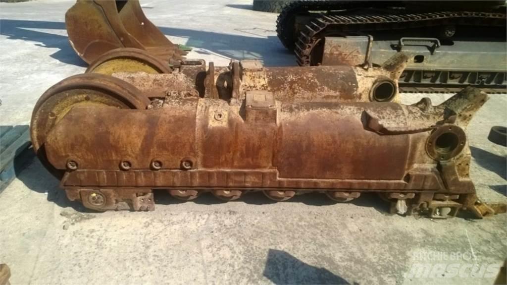 CAT 963C Релси, вериги и ходова част
