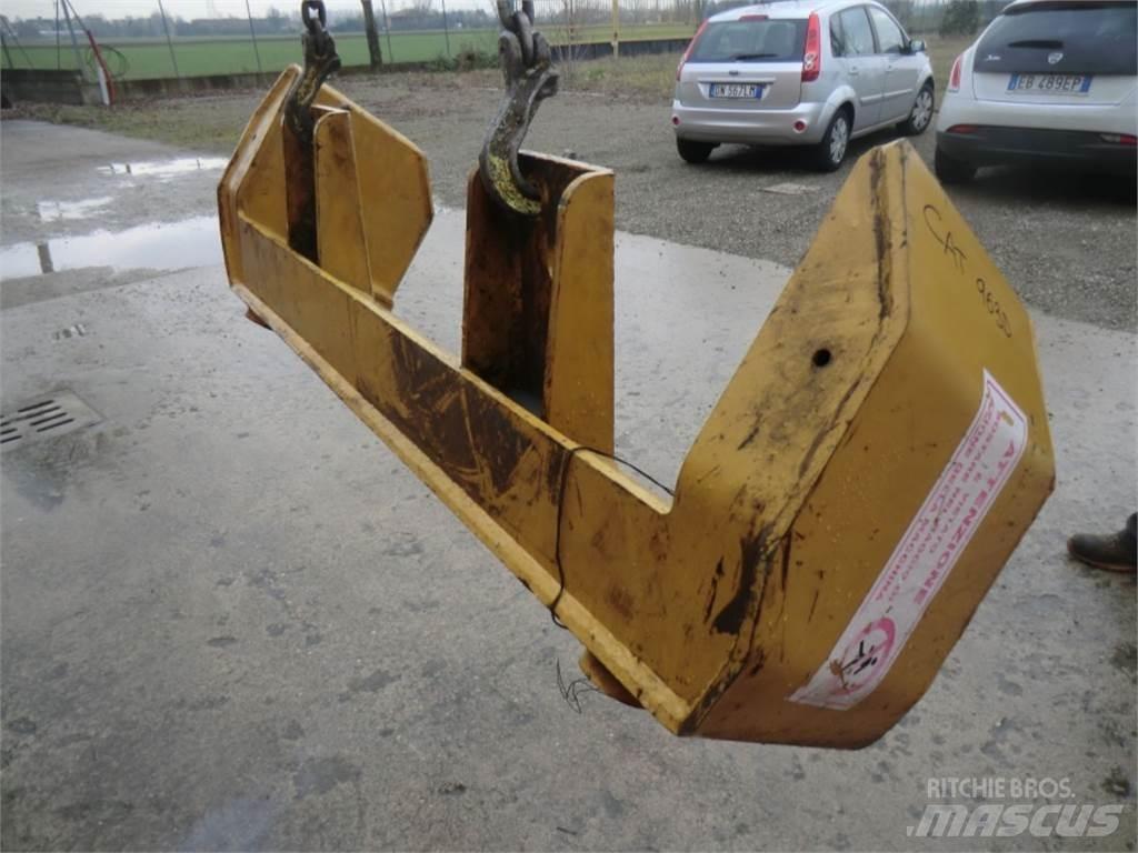 CAT 963D Шаси