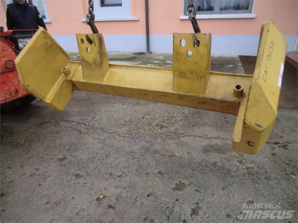 CAT 963D Шаси