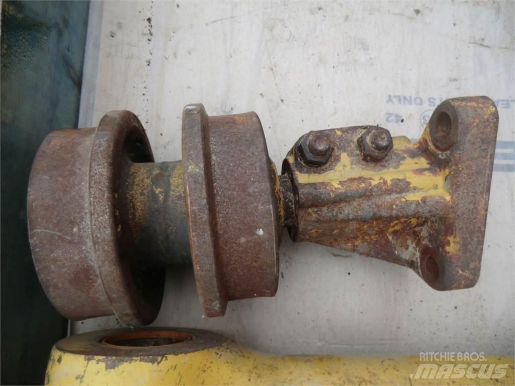 CAT 963D Релси, вериги и ходова част
