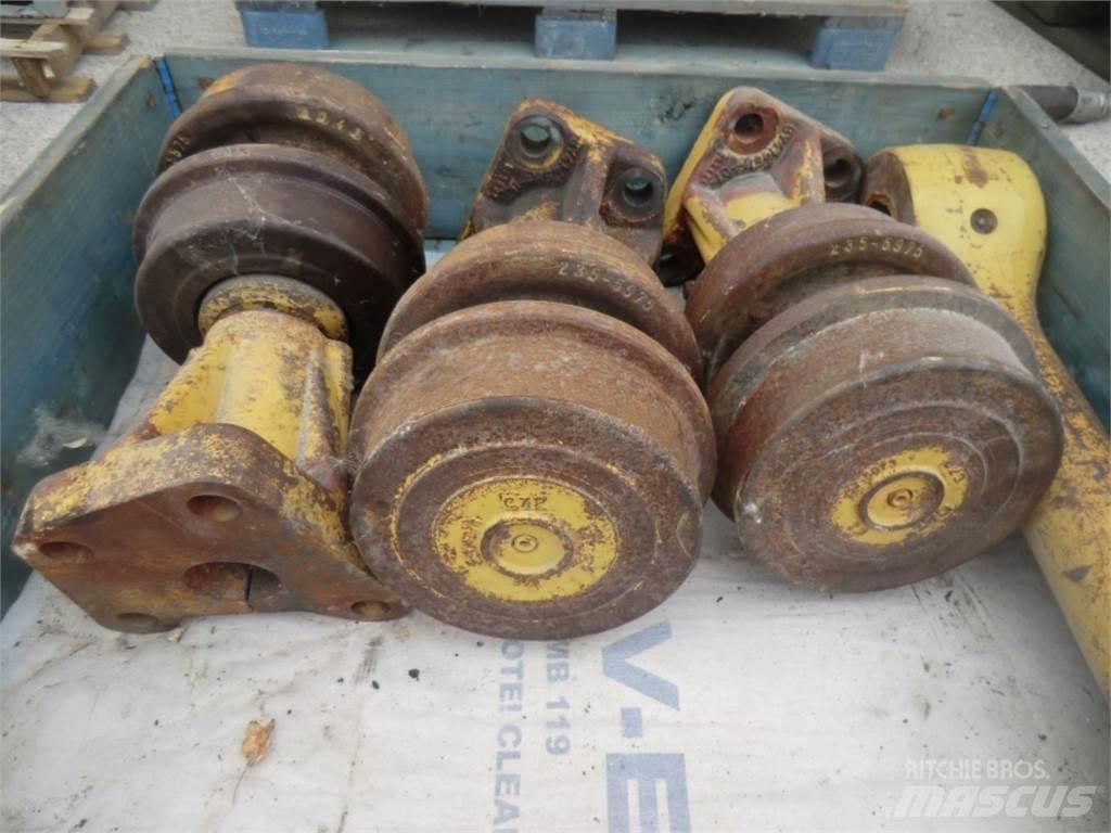 CAT 963D Релси, вериги и ходова част
