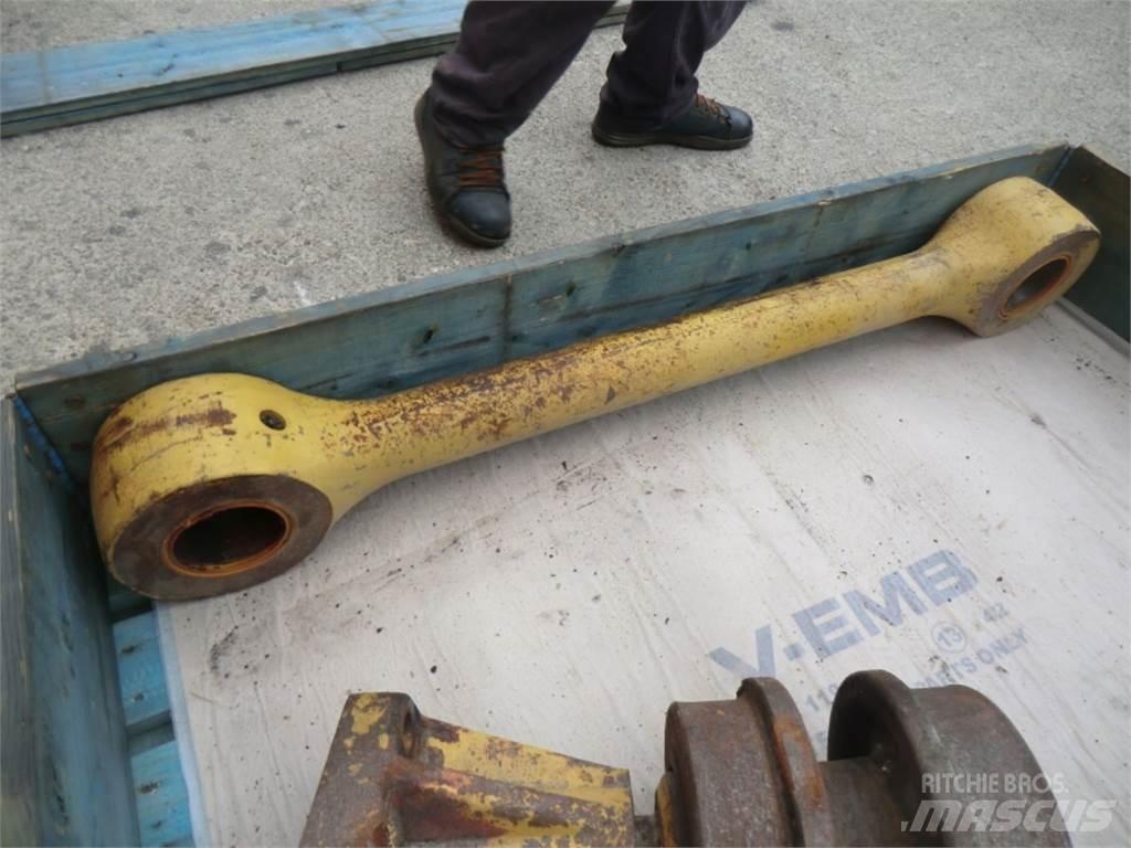 CAT 963D Шаси