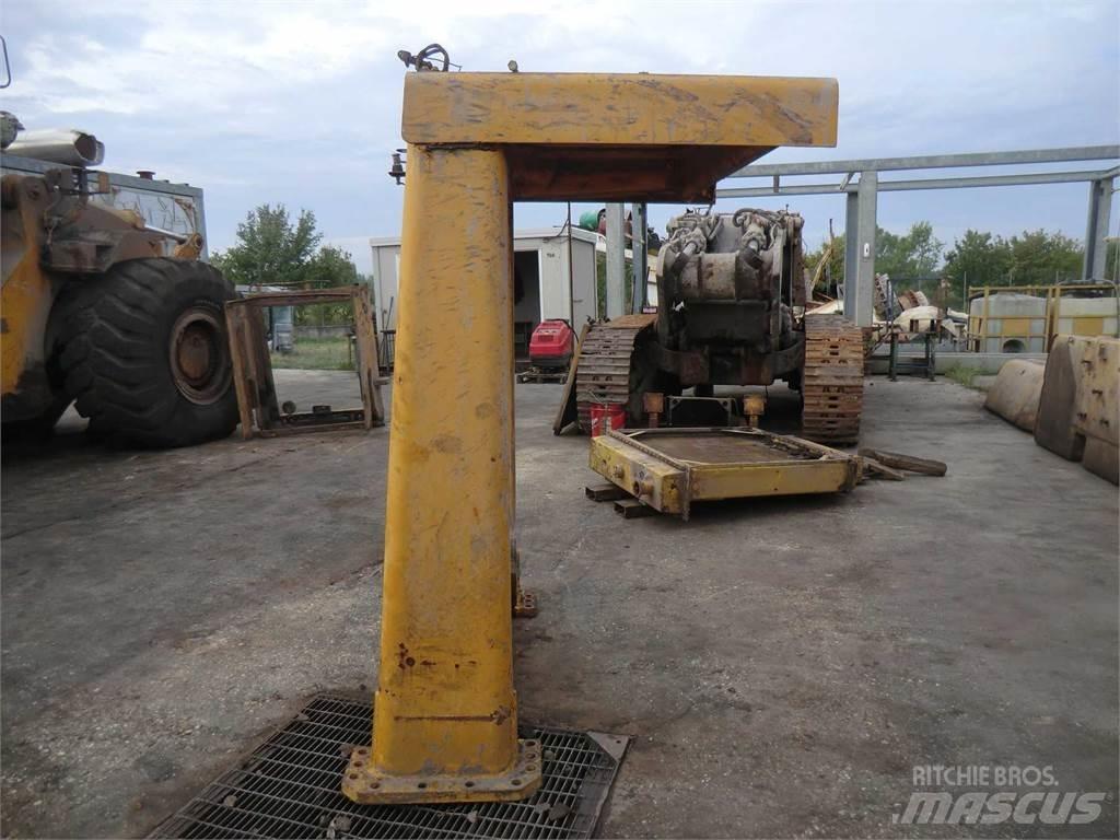 CAT 988B Шаси