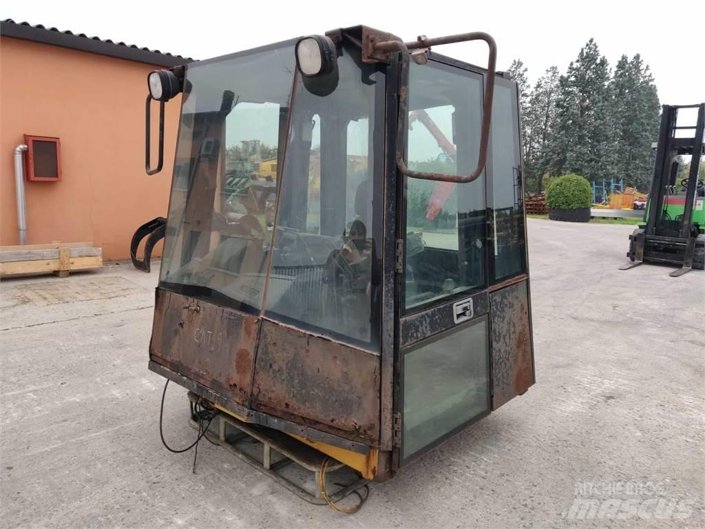 CAT 988G Шаси