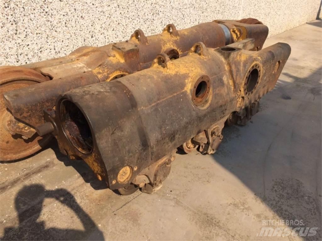 CAT  D8L Релси, вериги и ходова част
