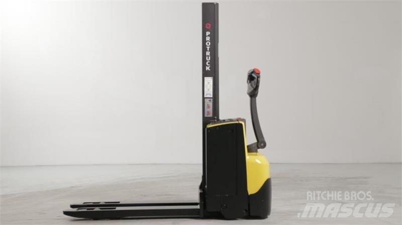 BT SWE080L Самоходни товарачи