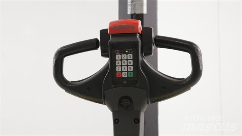 BT SWE080L Самоходни товарачи