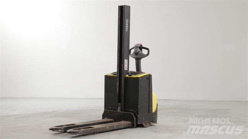 BT SWE080L Самоходни товарачи