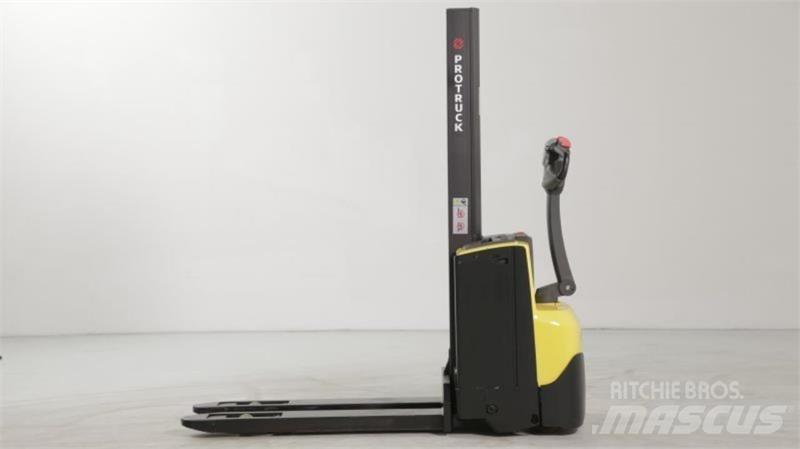 BT SWE080L Самоходни товарачи